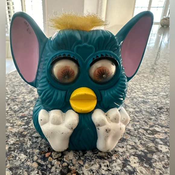 McFurby Figurine Series 5 #2 - Picture 1 of 5